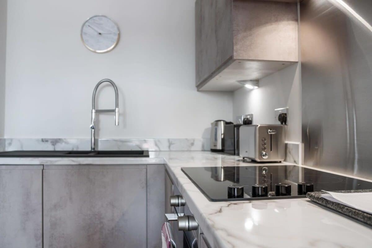 Lovely Riverside 2 Bed Apartment Leeds  Zewnętrze zdjęcie